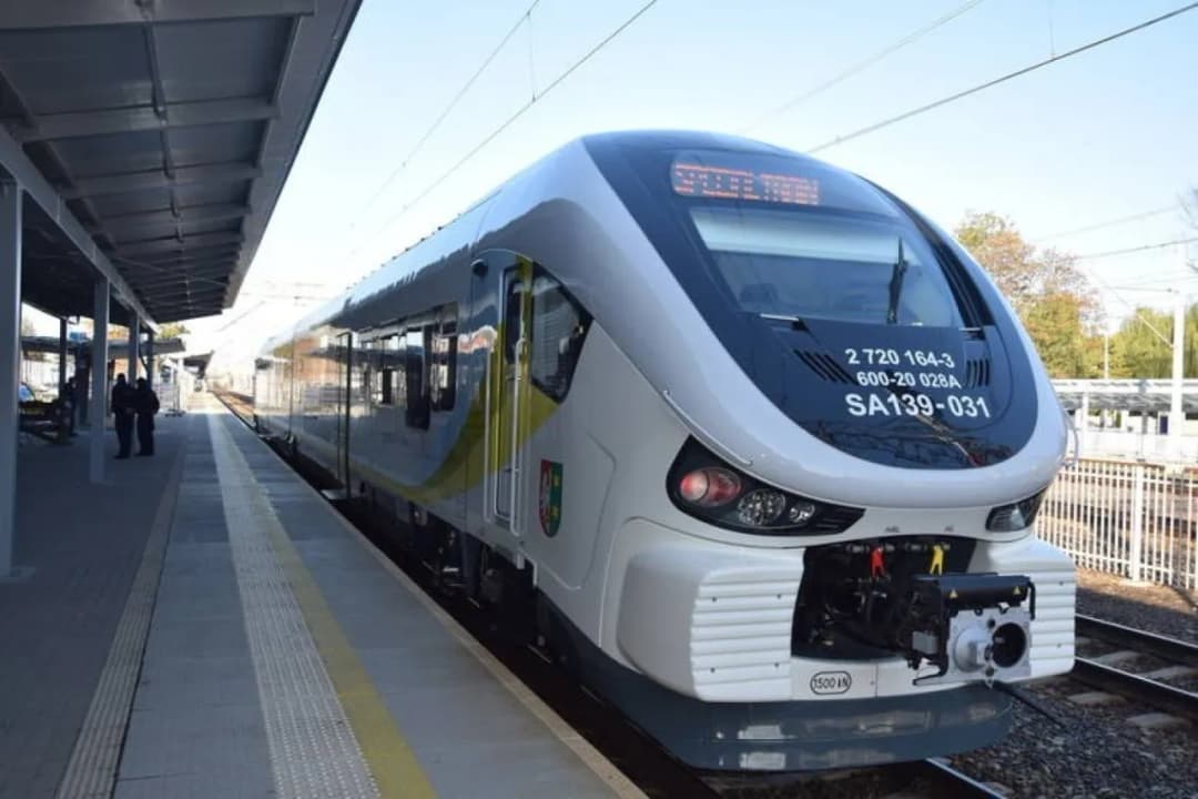 Rozkład jazdy w Żarach – sprawdź aktualne godziny odjazdów autobusów i pociągów