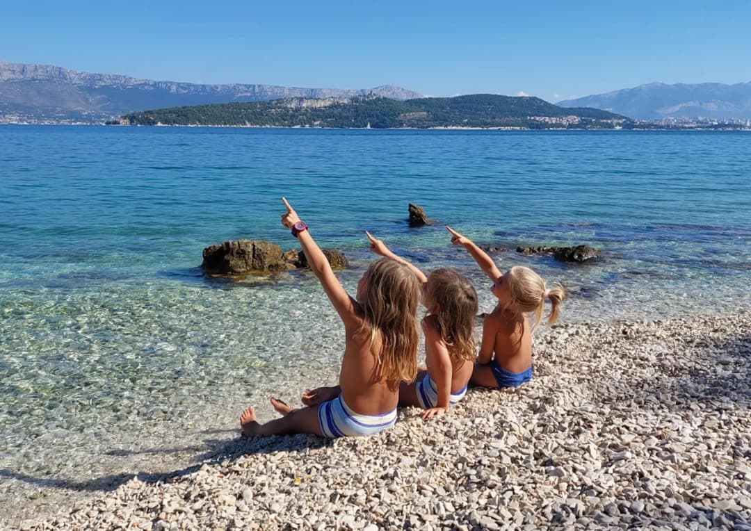 Najpiękniejsze miejsca w Chorwacji na wakacje z dziećmi, które zachwycą